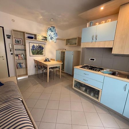 Gracious Apartment Located In The Heart Of Lignano Lignano Sabbiadoro Exterior photo