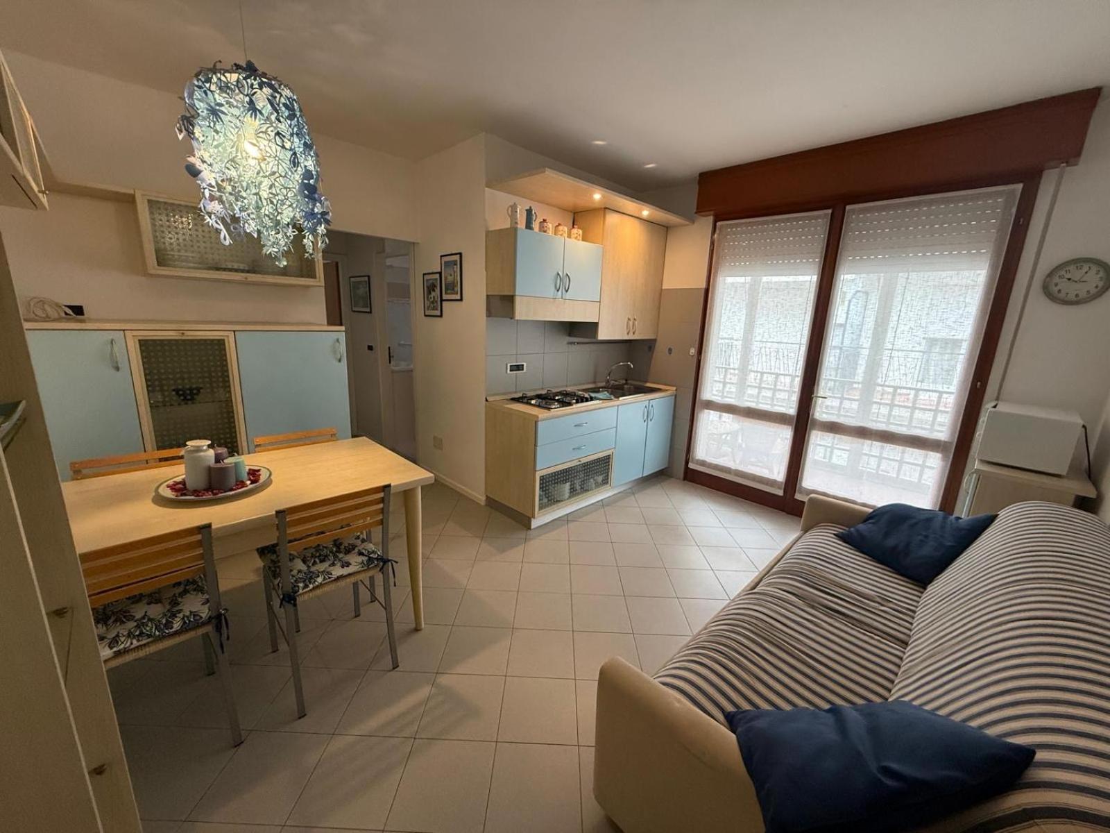 Gracious Apartment Located In The Heart Of Lignano Lignano Sabbiadoro Exterior photo