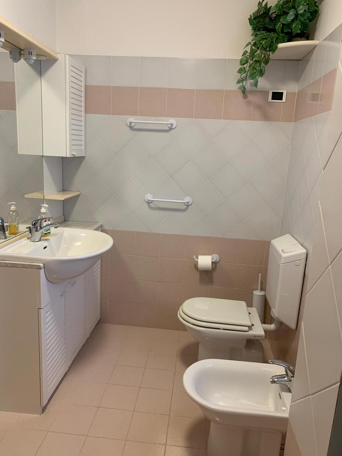 Gracious Apartment Located In The Heart Of Lignano Lignano Sabbiadoro Exterior photo